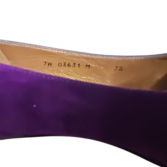 Stuart Weitzman Purple Suede Goldtone Stiletto Heel Pumps Size 7 1/2 M - Picture 13 of 15